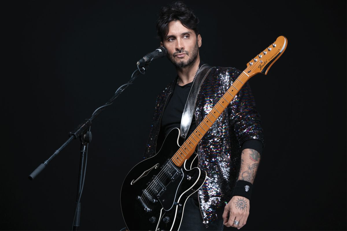 FABRIZIO MORO live a Milano: <br> Rock e acustico come la vita